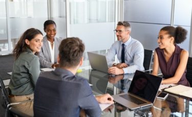 Le rôle de la critique dans le débat social avec le CSE